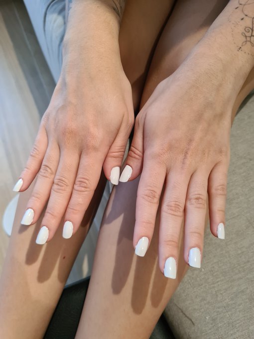 Do you like my hands as much as you like my feet? 😋 Well, you're lucky then, because there's a new handjob<a href="/tag/mvsales"class="tags"><span>#mvsales</span></a>