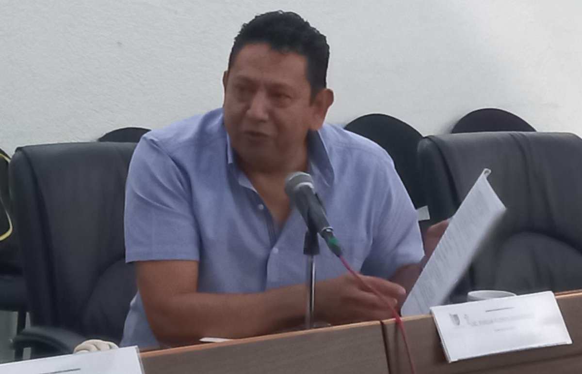 SAPACuernavaca's tweet photo. ↘️ #PorSiNoLoViste 

#SAPACAguaParaTodos 💧
Durante la Décima Primera Sesión Ordinaria de la Comisión de Organismos Descentralizados, el Director Comercial del #SAPAC en representación de la Directora General, rindió un informe detallado sobre la regulación de tomas de agua. https://t.co/Buuvqy8863