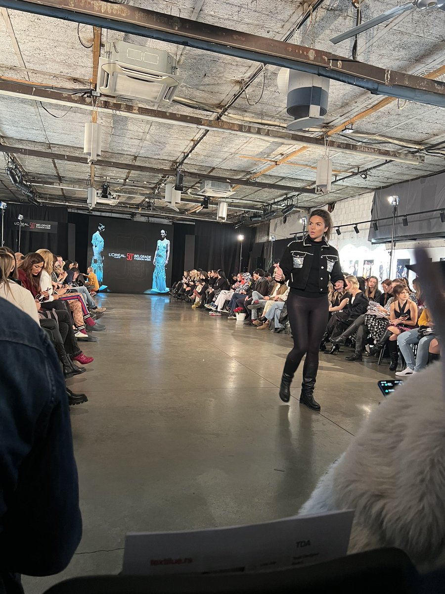 mslijepcevic1's tweet photo. Diplomska revija studenata Modnog dizajna, Univerzitet Metropolitan, samo sto nije počela. @dorcolplatz @BelgradeFashion #modnidizajn #modnimarketing https://t.co/pwqy7SmNDt