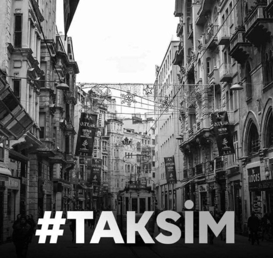 mariayellow7's tweet photo. Çok üzgünüm 🙏
#Taksim #İstanbul 🕊 https://t.co/AL1FBinGNk