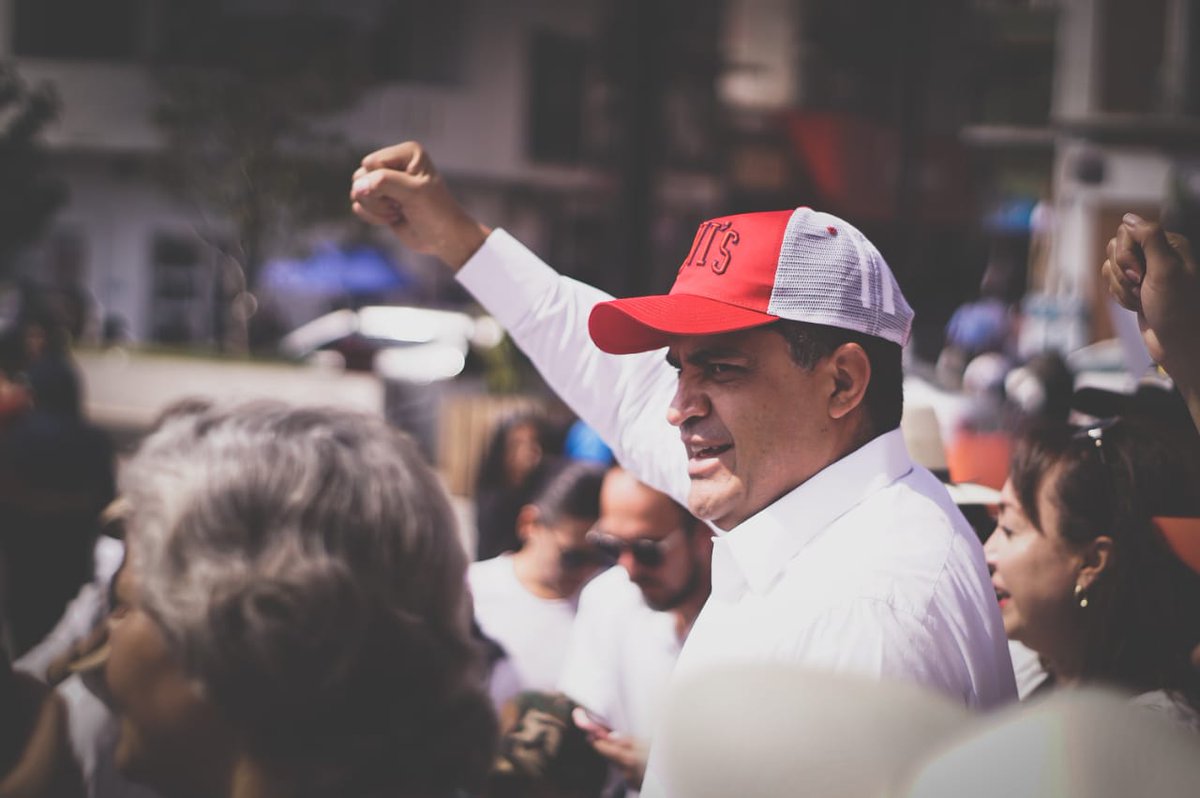 jmvalerapiedras's tweet photo. Hoy nos sumamos en defensa de nuestra soberanía, desde Hidalgo seguiremos respaldando al Instituto Nacional Electoral, por ser la institución garante de la democracia en México.

#ElINENoSeToca 
#EnDefensaDelINE https://t.co/ZLWdyELCny