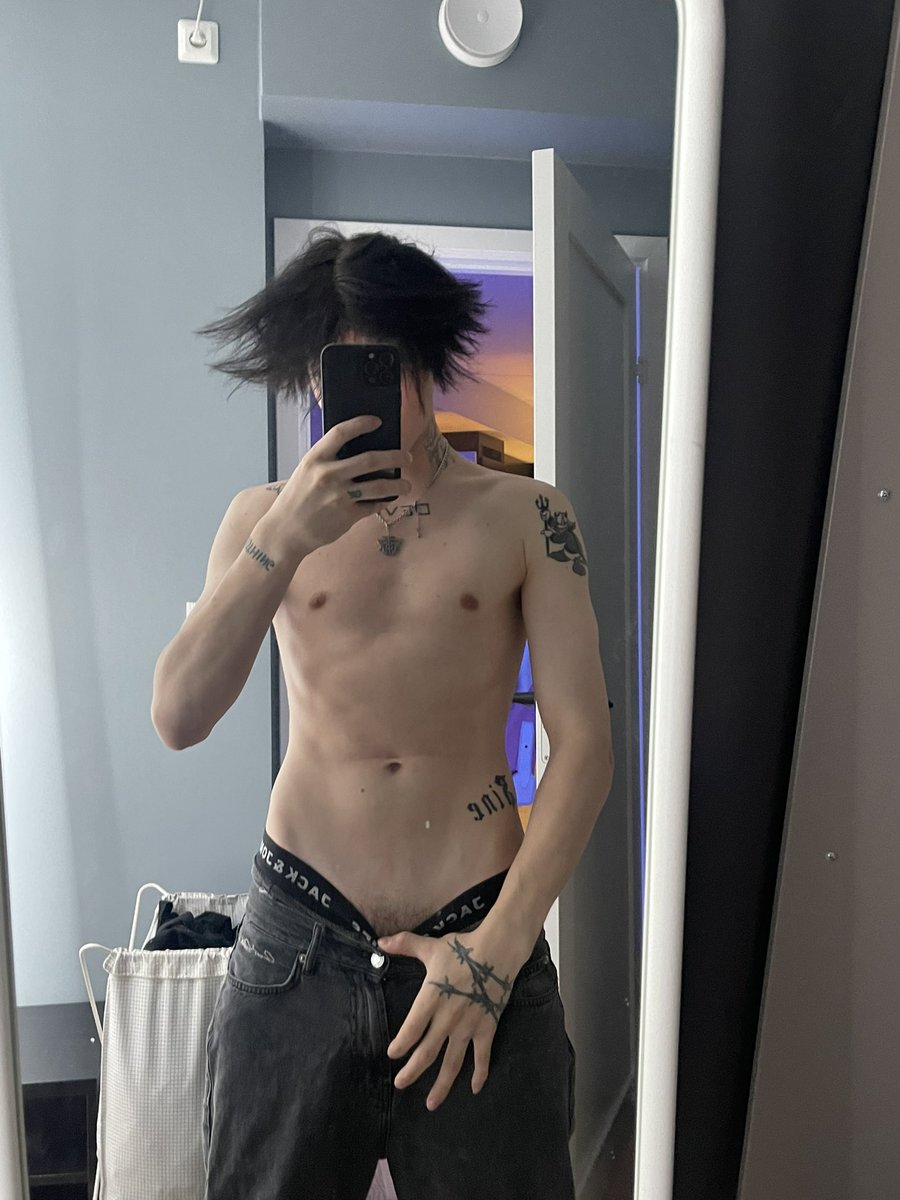 ohprinxesky's tweet photo. How’s your evening? https://t.co/WhYdSYzLre