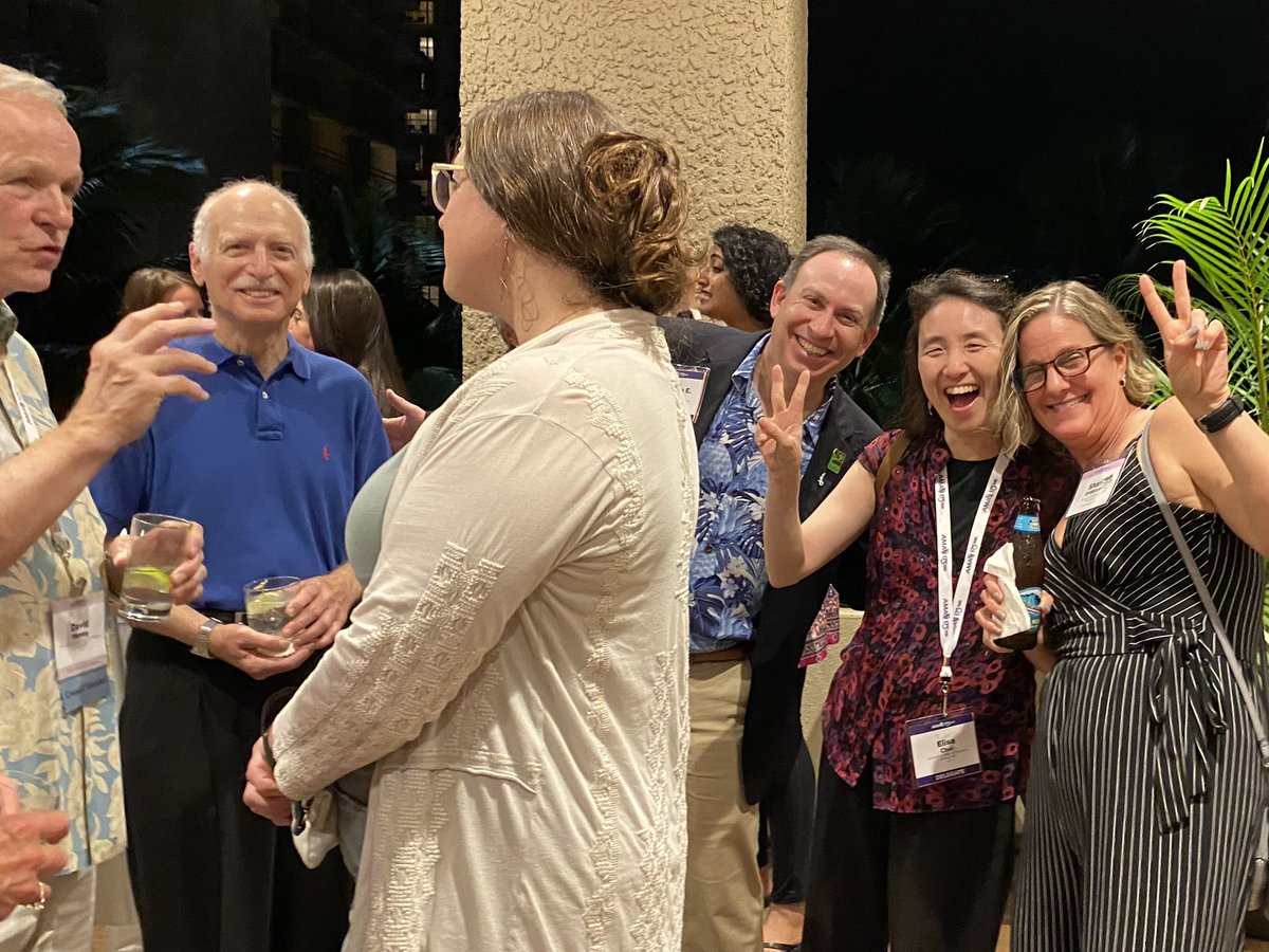 HawaiiAcp's tweet photo. @BillFoxMD @DrElisaChoi @SEricksonACP photobombing https://t.co/HVDPIADv9U