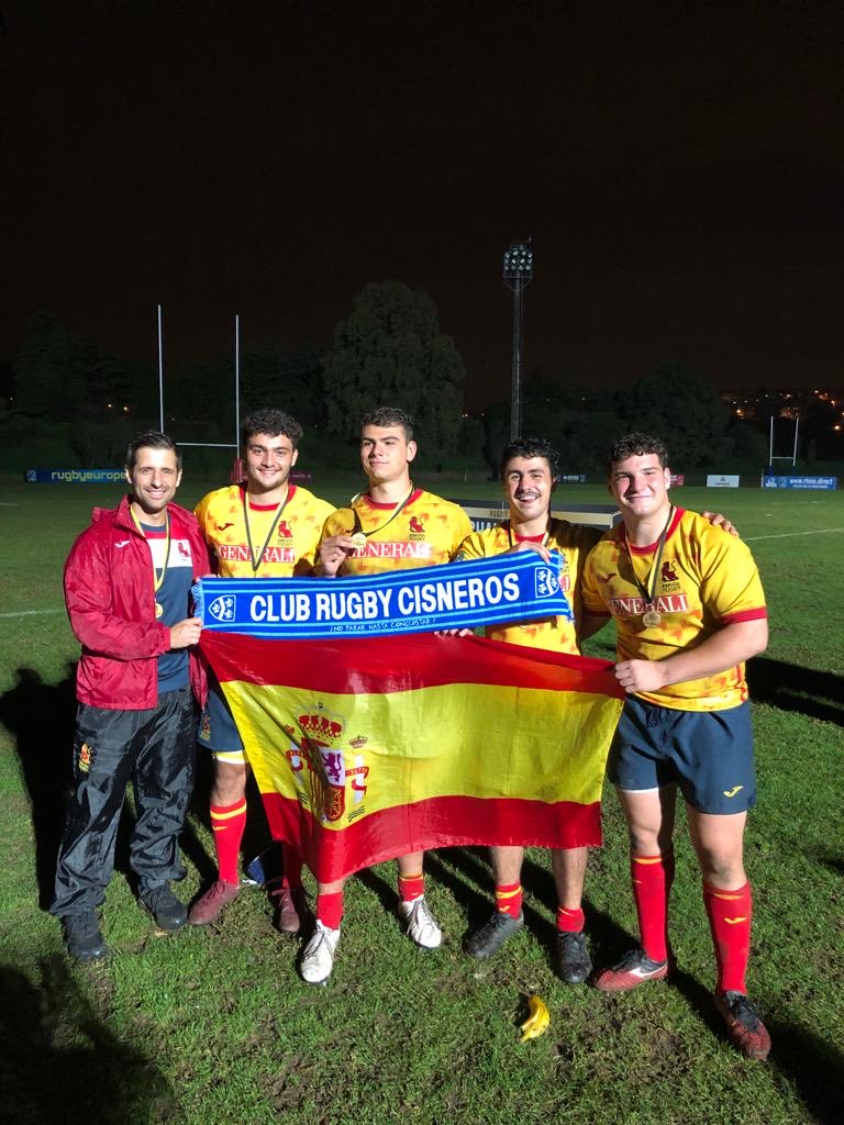 La representación al completo de Complutense Cisneros! Y dos piedras!