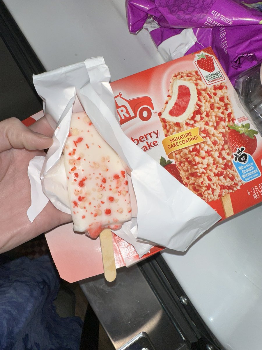 malloryymoreno's tweet photo. @GoodHumor My 13th reason https://t.co/YbHGa7lELH