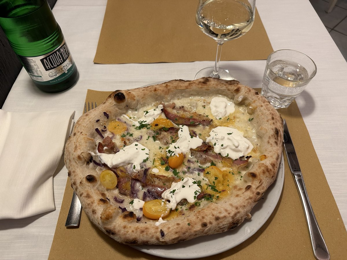 Firevly's tweet photo. @JayDeesSpace Kann ich bestätigen. Auch, wenn meine nicht gratis war. Aber dafür war sie in Italien. https://t.co/R4cmnQDkFe