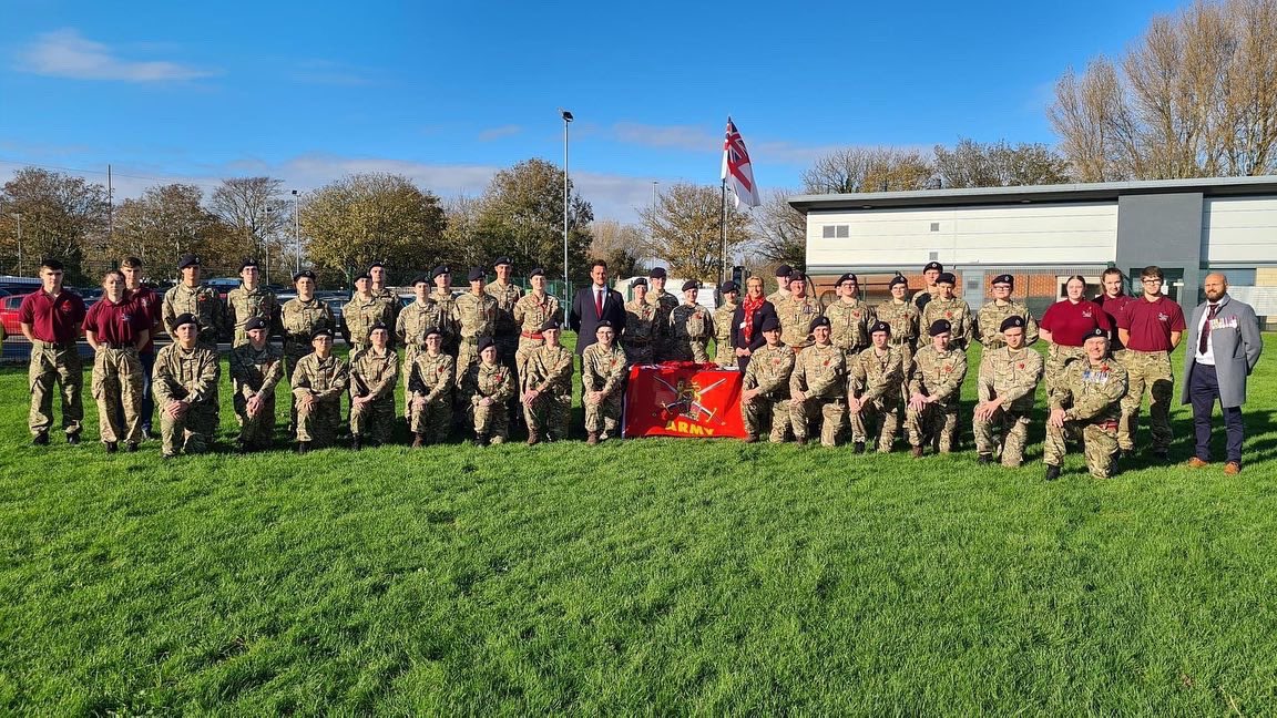 Great to have our local MP <a href="/StephenMorganMP/">Stephen Morgan MP</a> onsite @yourCoPCsixth on Friday to meet with our Cadets and Staff in the Combined Cadet Force (CCF) 👏🏼

#respect #ccf #armisticeday
