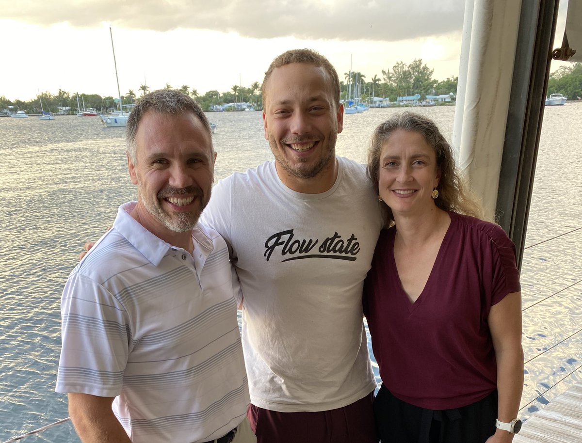 KimShefchik's tweet photo. @cingold129 @MiamiDolphins @AI_XLV He is having a fantastic game!!! 👏🙌👏 https://t.co/D4BEBFHpNn