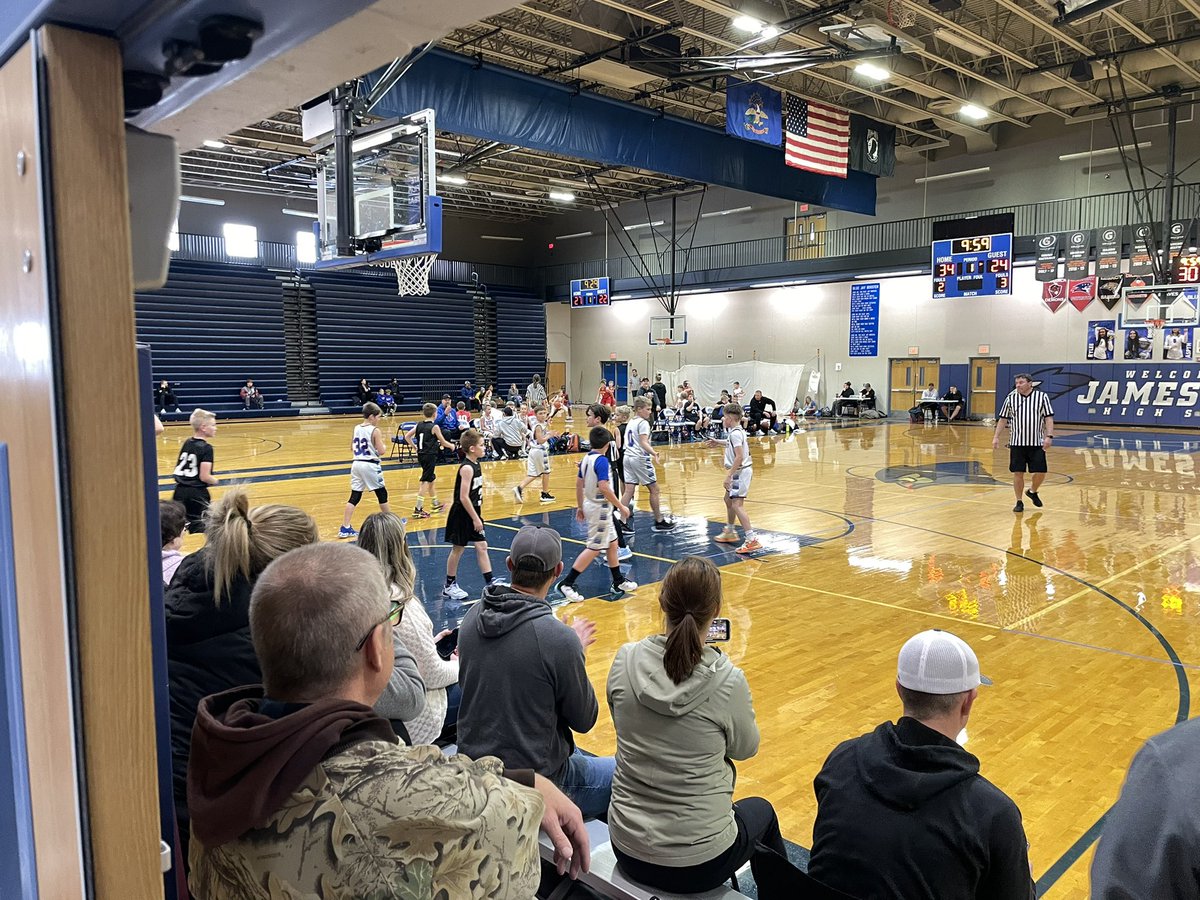 WMCamps's tweet photo. It’s been a great tournament so far at the 2nd Annual Woodside-Moormann East vs. West Showdown! Lots of competition and some tight games coming down to the final minute! #EASTvsWEST https://t.co/dZkuDU6mNK