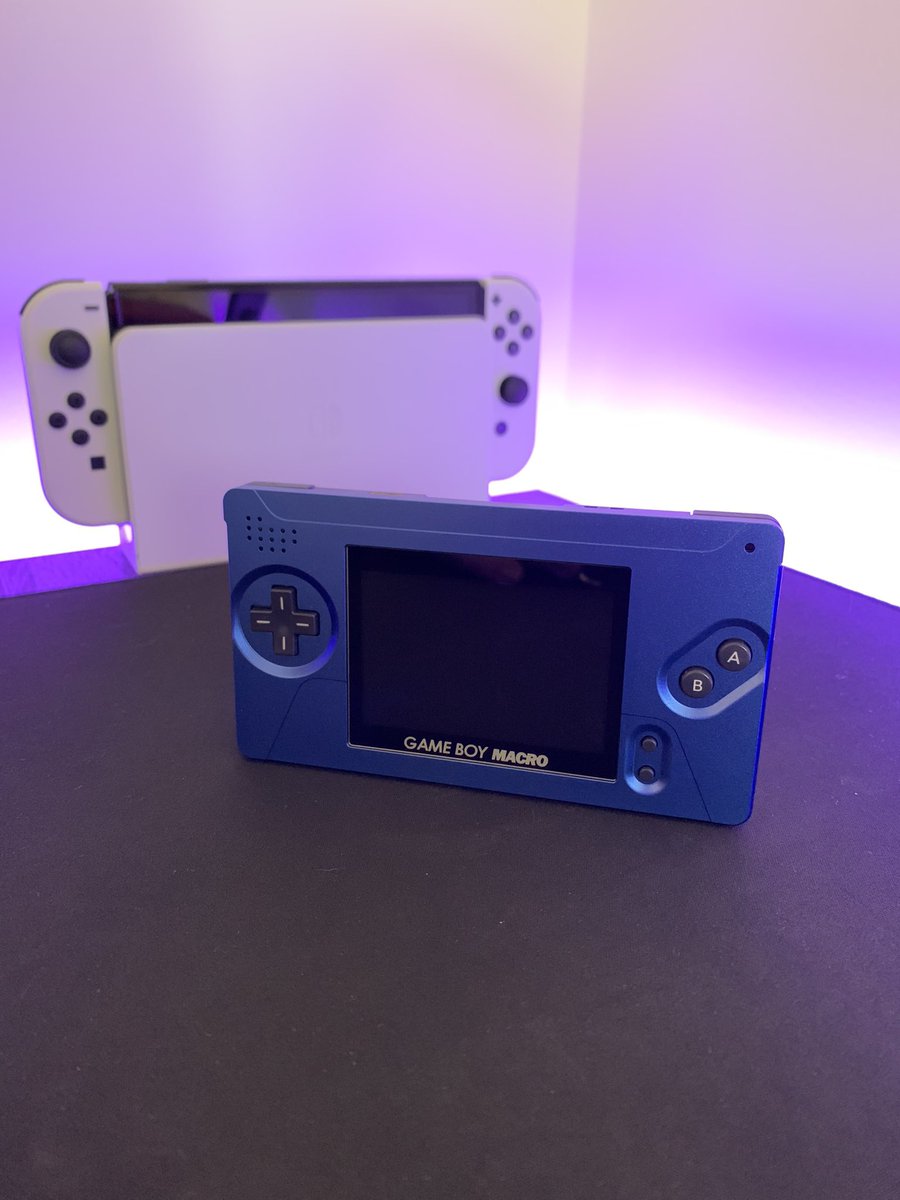 towbazko's tweet photo. Just built a GameBoy Macro🎮 @PixelBoxy the faceplate and glass screen really makes this mod look great! #GameBoyMacro #BoxyPixel https://t.co/NdmbTZ2nMK