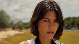 chicanoveleira's tweet photo. Glória Pires declarou que para seus personagens num remake de #MulheresdeAreia e #DancinDays, indicaria Julia Dalavia pela semelhança que a atriz tem com a mesma, o que é muito vdd. Julia é a cara da Antonia Morais, filha de Gloria, e tb já foi sua filha em #ooldp. https://t.co/WWZx86Fbrz