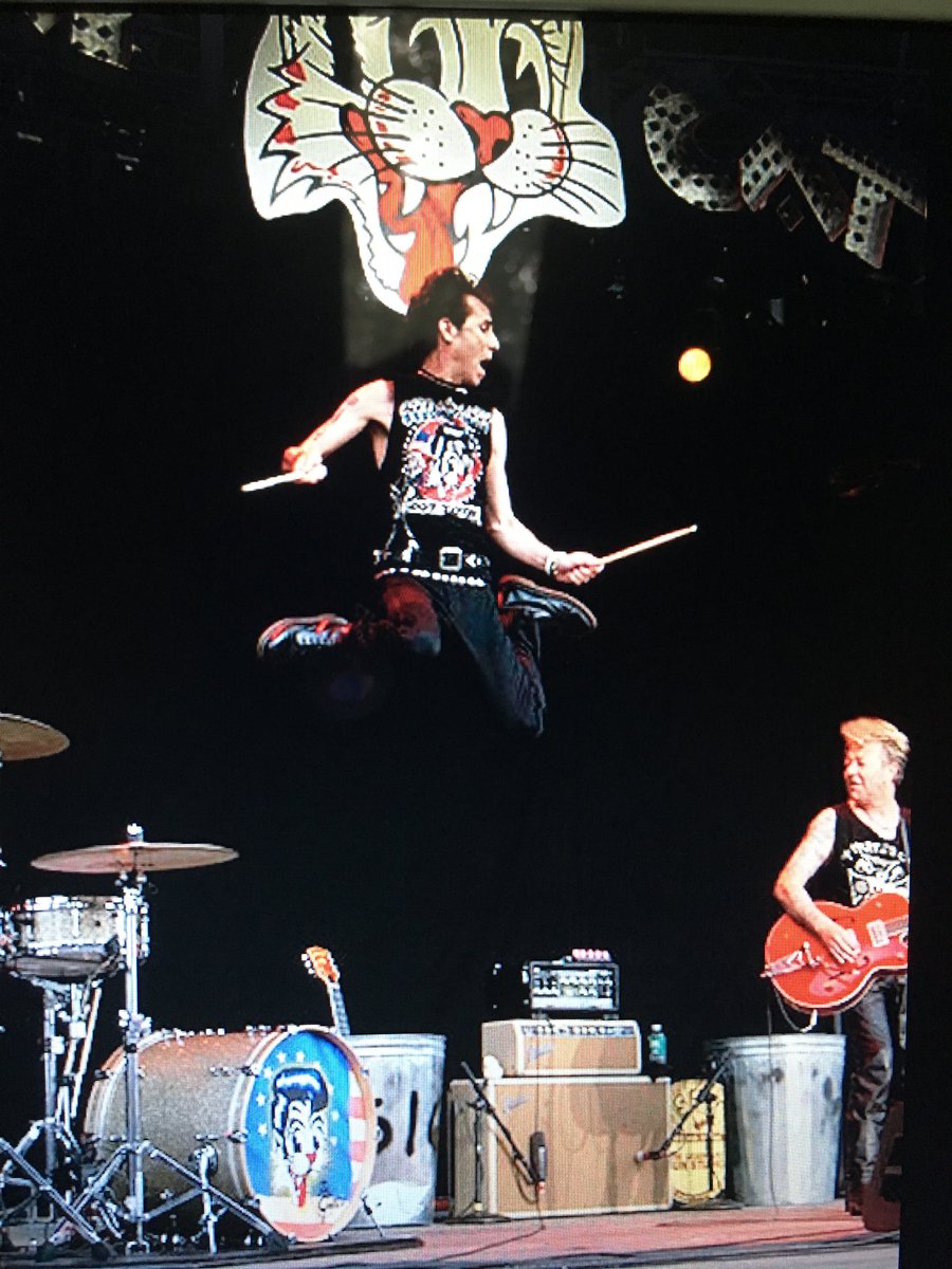 Jump for Joy! #RockabillyRaveup is on today 5:00 PST ⁦<a href="/littlesteven_ug/">Little Steven's Underground Garage</a>⁩ ⁦<a href="/SIRIUSXM/">SiriusXM</a>⁩ CHANNEL 21 🥁☘️😺📻❤️SJP