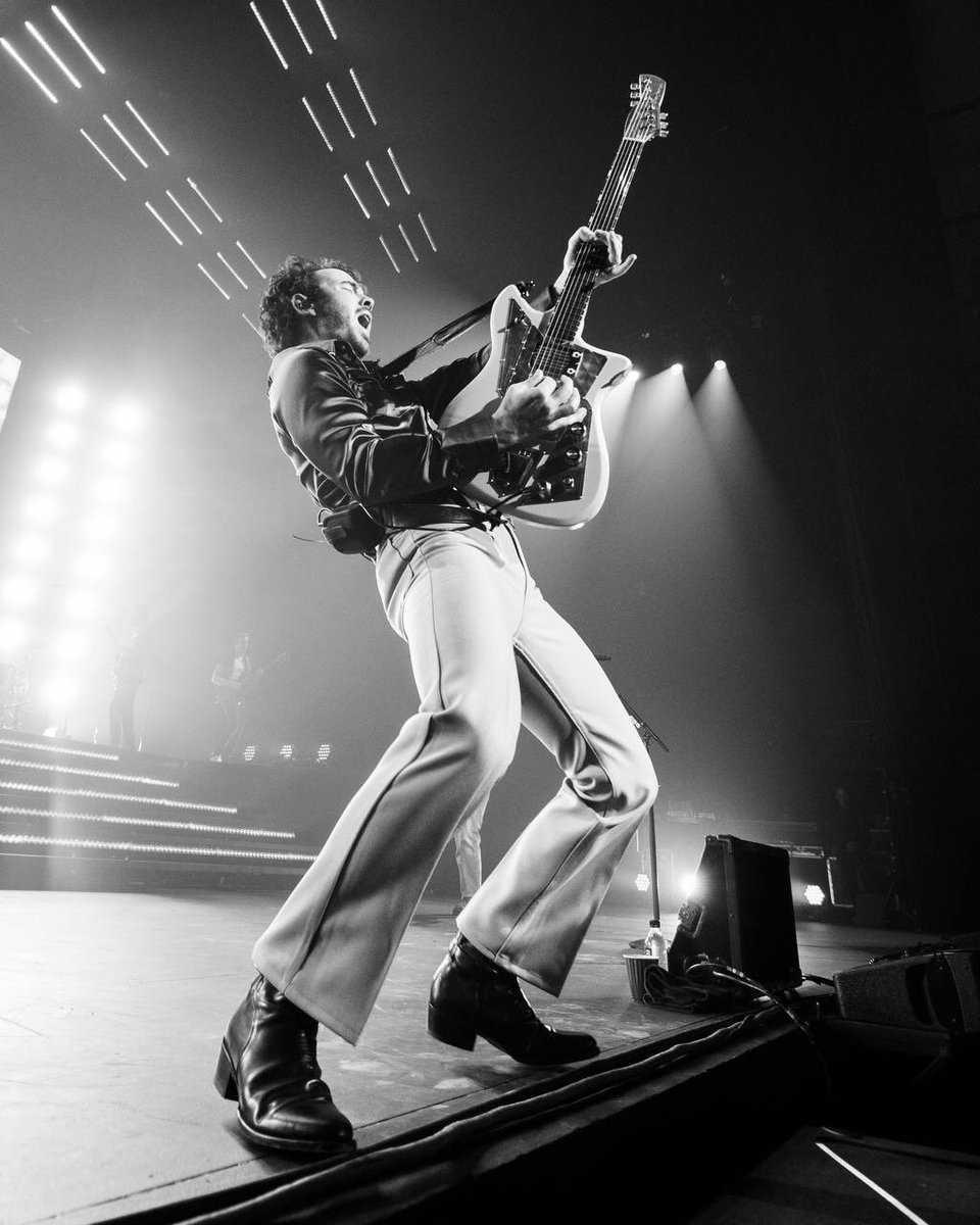 kevinjonas's tweet photo. Vegas what an amazing 3 nights!! Thank you for all the support! We’ll see you next time https://t.co/tYtwnPHOEL