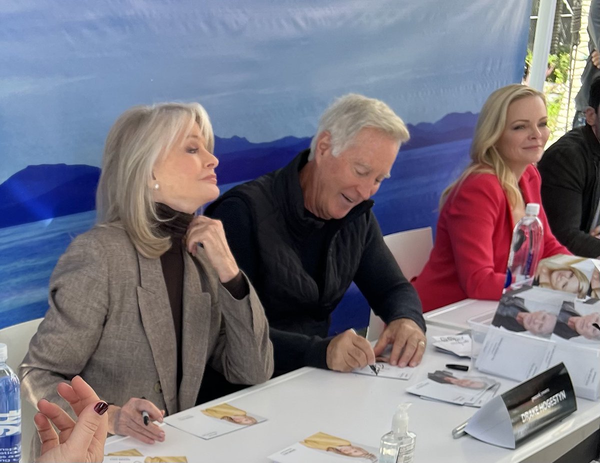 adt219's tweet photo. #Jarlena #Days #DaysofDays2022 https://t.co/YRW1v5cIad