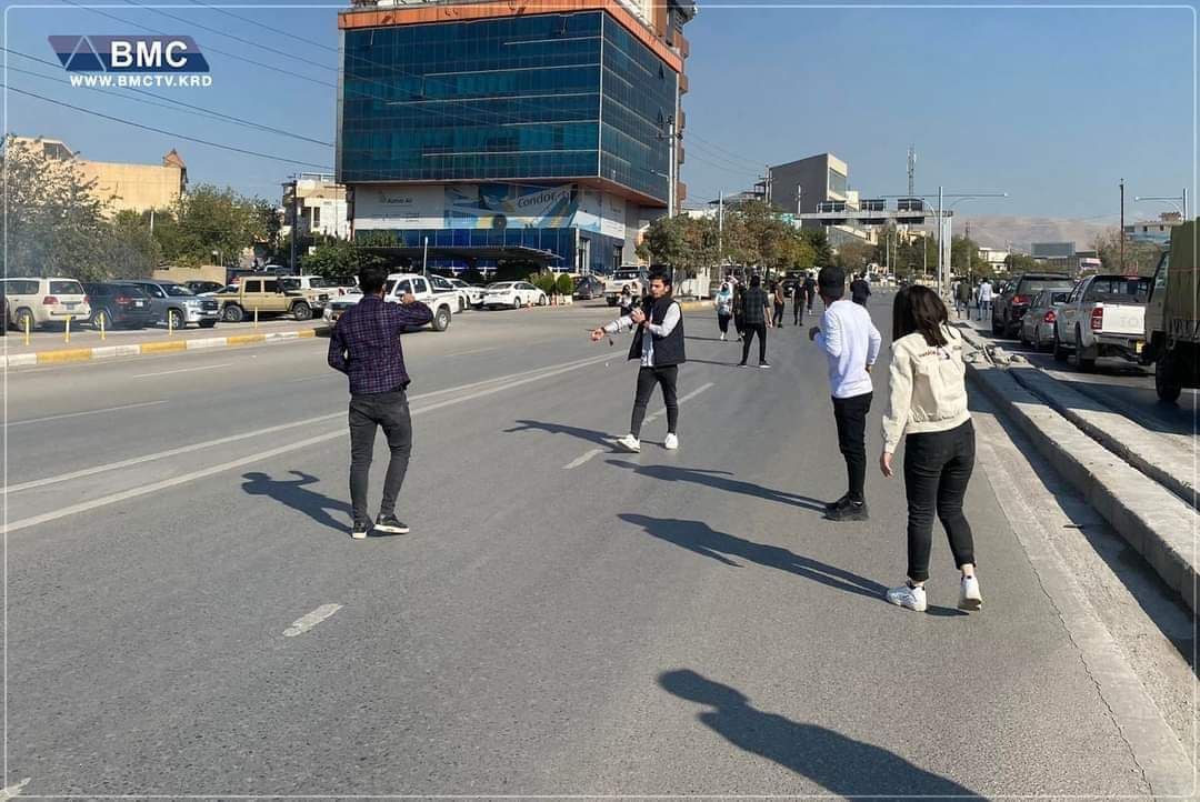 QwbAbdyn's tweet photo. دەبێت مەسعود بە هۆی دزی بەردەوامی سامانی کوردستان دادگایی بکرێت کە بریتین لە دزینی مووچەی فەرمانبەران

 #مەسعود_موچە_دەدزێت https://t.co/1LZME3MjYt