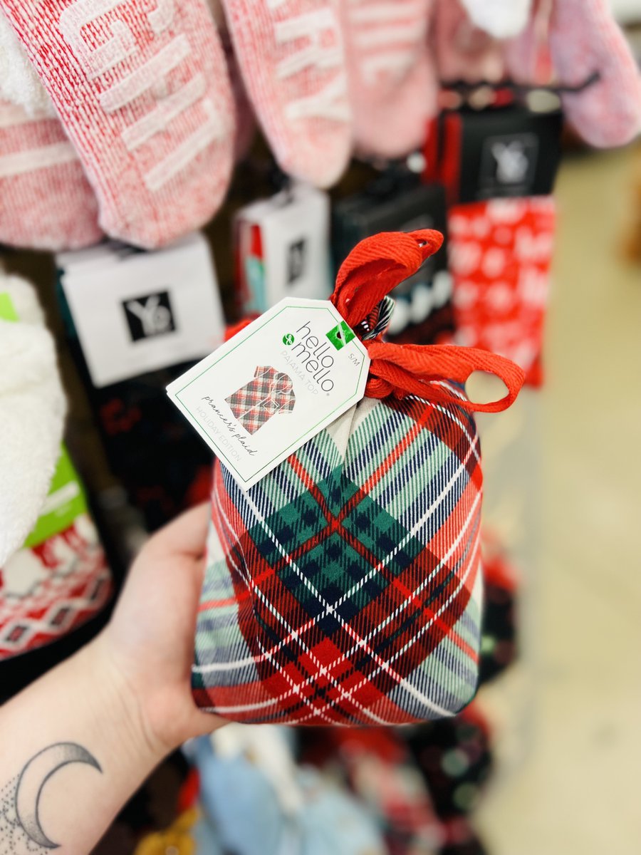 AceofGray's tweet image. NEW ARRIVALS!! Our Hello Mello Christmas Pajamas have arrived!! Hello Mello Pajamas are so soft and comfortable and are a great gift to give or receive! Stop by and shop our Hello Mello today!😊
#ShopAceOfGray #TheresNoStoreLikeIt #OneStopShop #GreatGifts #WeGiftWrap...