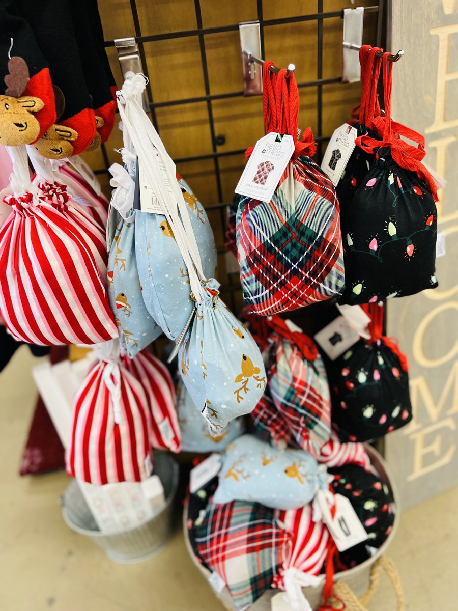 AceofGray's tweet image. NEW ARRIVALS!! Our Hello Mello Christmas Pajamas have arrived!! Hello Mello Pajamas are so soft and comfortable and are a great gift to give or receive! Stop by and shop our Hello Mello today!😊
#ShopAceOfGray #TheresNoStoreLikeIt #OneStopShop #GreatGifts #WeGiftWrap...