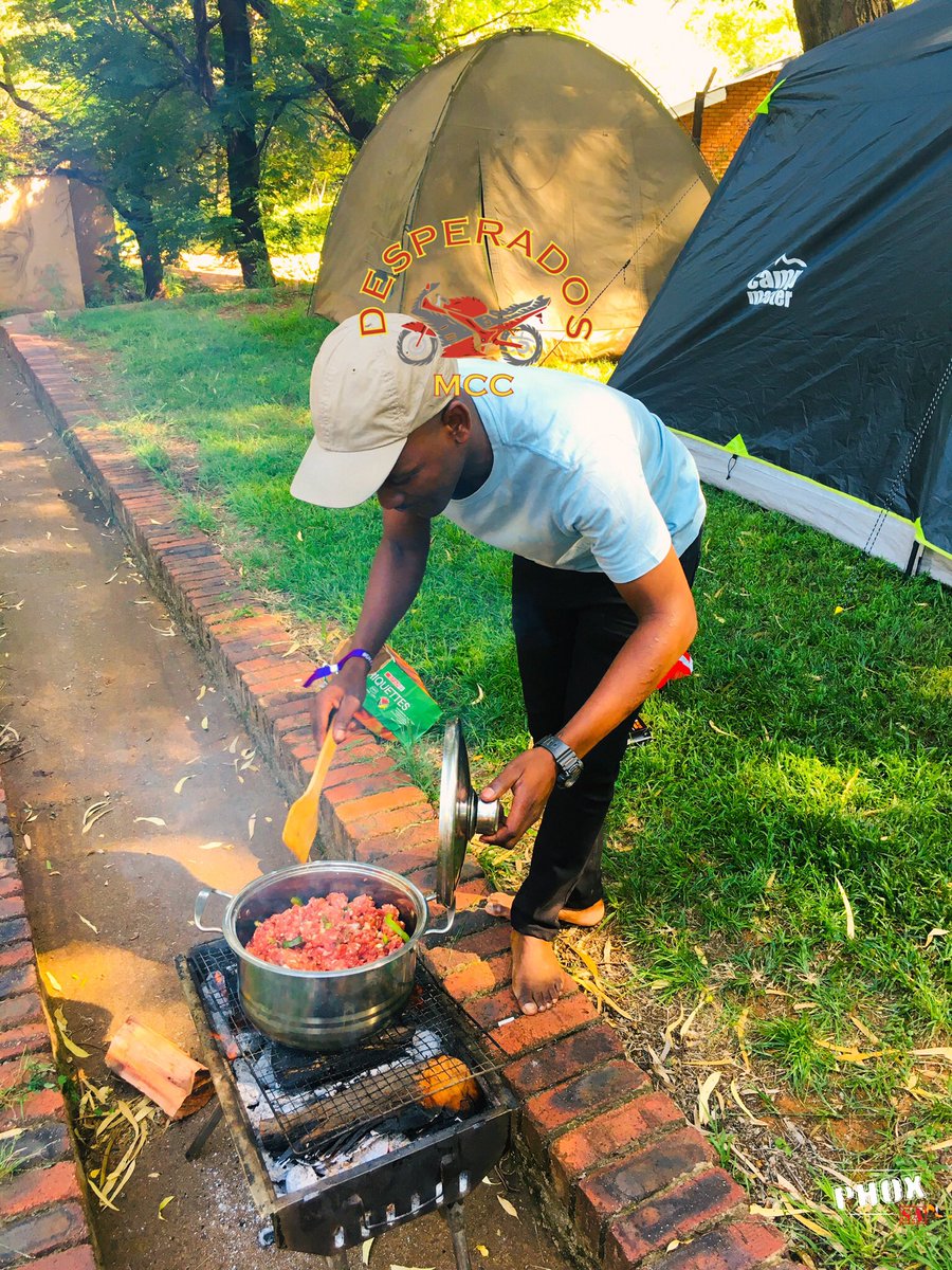 DJPhox1's tweet photo. 📍Caravan Park - Kuruman, Northern Cape

“Desperados Kuruman Charity Run 2022” 🔥👌🏾 #DKRC2022 #Bomafire #Bonfire #Camping #CampingLifestyle 

📸: @djphox1 (Twitter &amp; Instagram) https://t.co/8CKV4Mqhq0