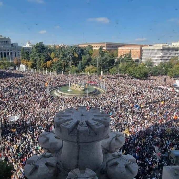 ¡¡¡Sanidad Pública!!!
#SanidadPublica #enfermeras #enfermeros #medicos #doctoras