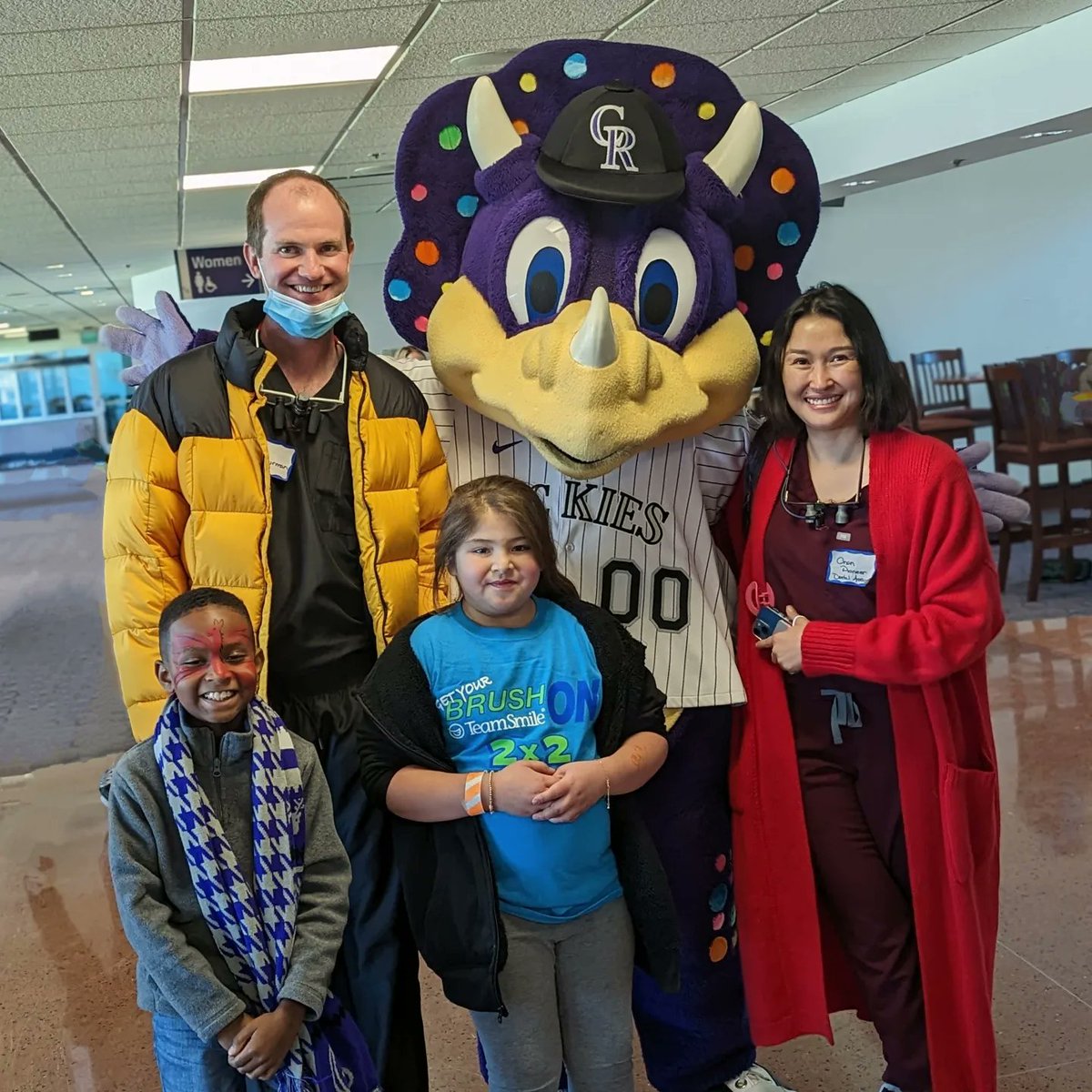 dentalelements's tweet photo. TeamSmile | Dental Outreach
•
#teamsmile #dental #dentistry #dentaloutreach #dentalelements #dentist #denverdentist #colorado #rockies #coloradorockies #outreach #pediatric #pediatricdentistry #team #smile https://t.co/xJFCibB7mM