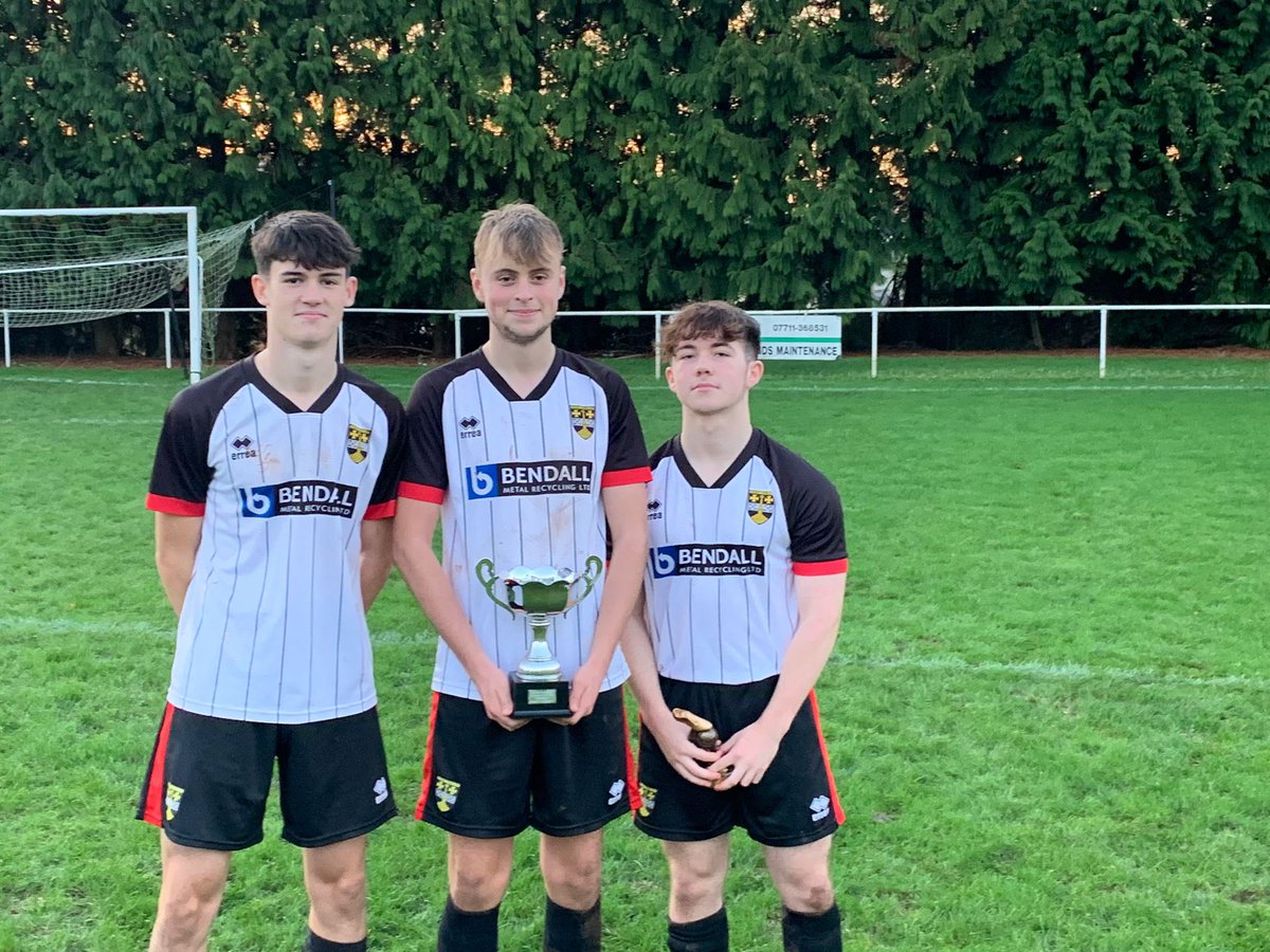 <a href="/LydneyTownAFC/">Lydney Town AFC</a> 🏆