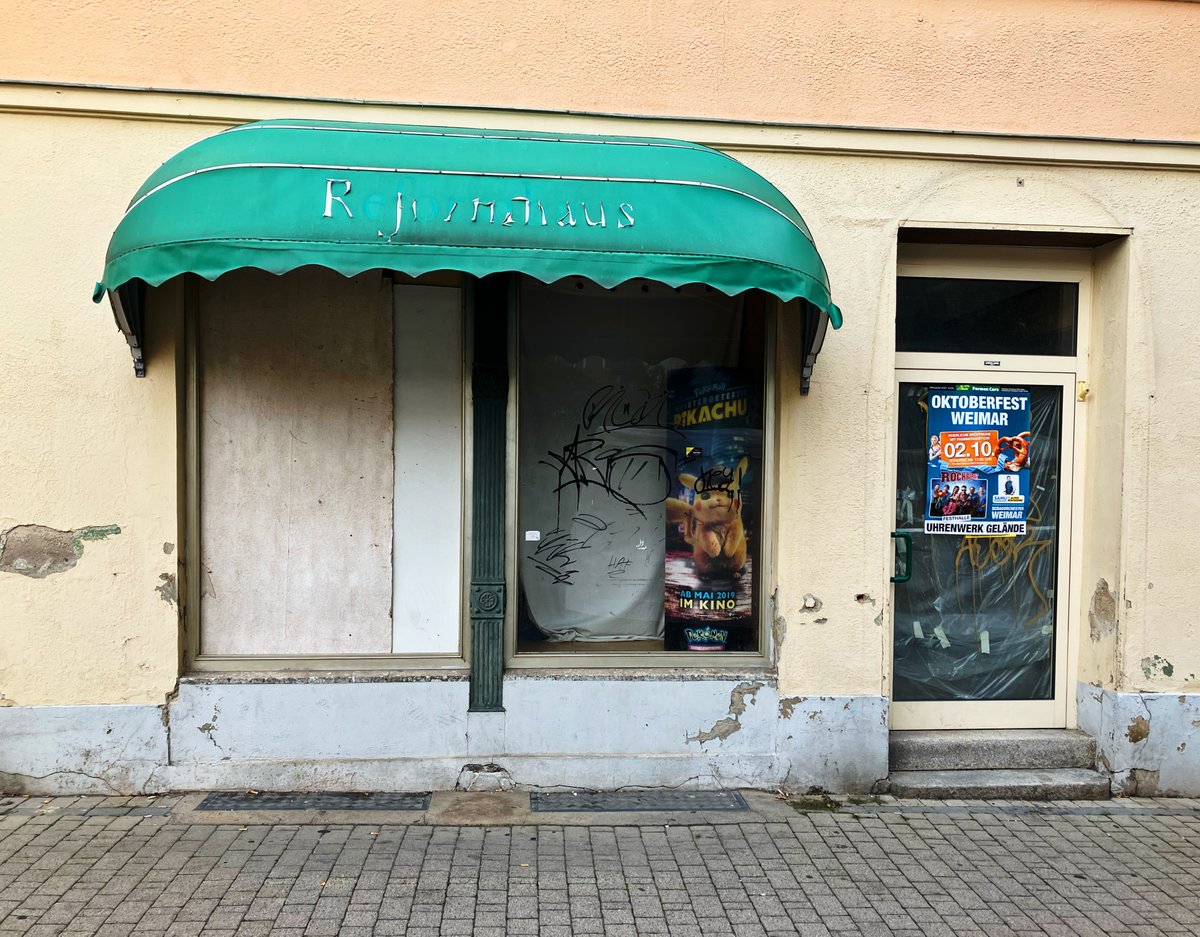 KathKroeger's tweet photo. Reformhaus
#Archigraphie #Apolda #GhostSign #Markise #LeereLäden https://t.co/beOijOi2bS