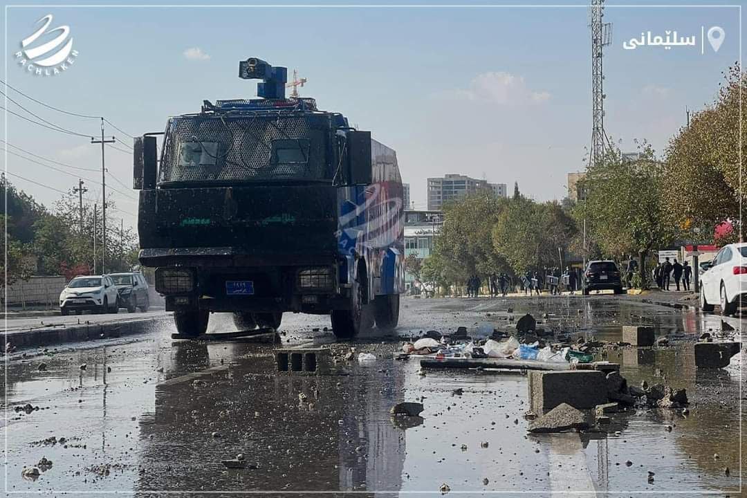 JaswrSjad's tweet photo. ب��رزانی لەپێی سەدامی نەفرەتیکراودا پەیڕەوی دەکات و کۆتاییەکەی نزیکە خوداوەند.

 #مەسعود_موچە_دەدزێت https://t.co/TUQaUHqGzD
