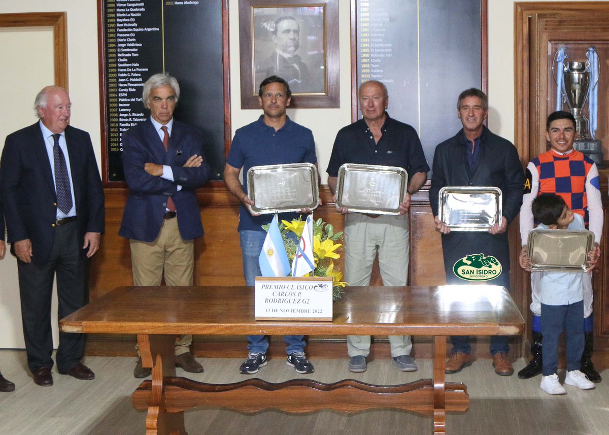 HipodromoSI's tweet photo. ✅ En el @HipodromoSI se disputó el #ClásicoCarlosRodríguez (G2 - 1600 metros), donde se impuso #Manuca (Brz., Agnes Gold), del #StudRDI, entrenada por #CarlosDanielEtchechoury y dirigida por #FranciscoLeandro. https://t.co/UJdA6i2ASV