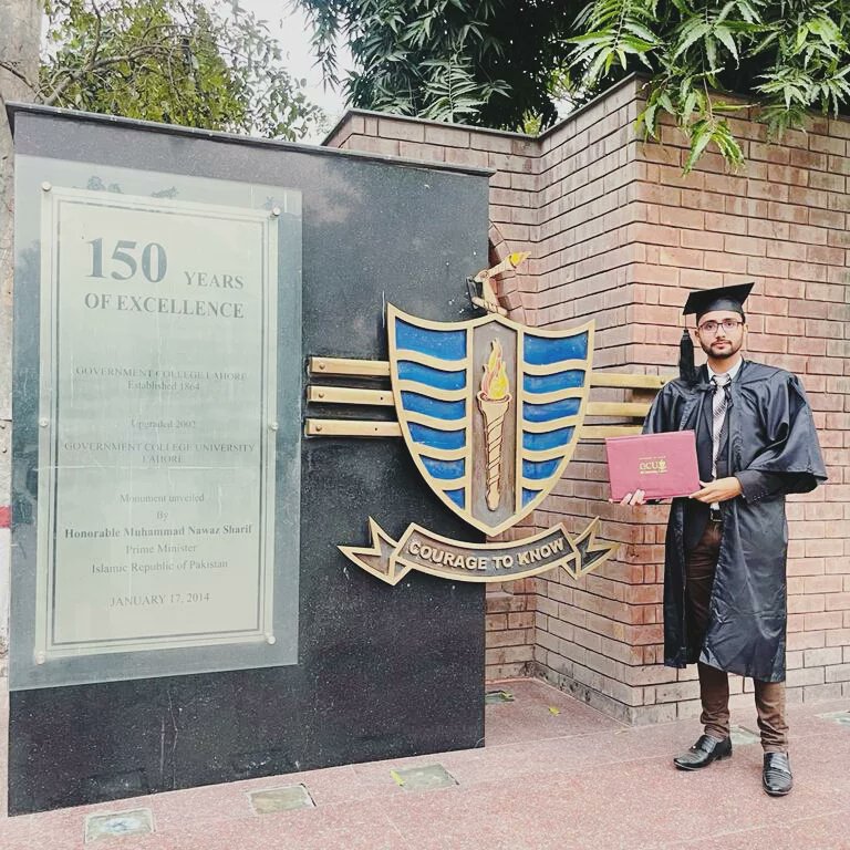 TahseenBadar's tweet photo. Alhamdulilah! #Officially_Graduated 🎓 (Batch 2017-2021). 
#20thConvocation  #GCUniversityLahore https://t.co/oeswsPYVk6