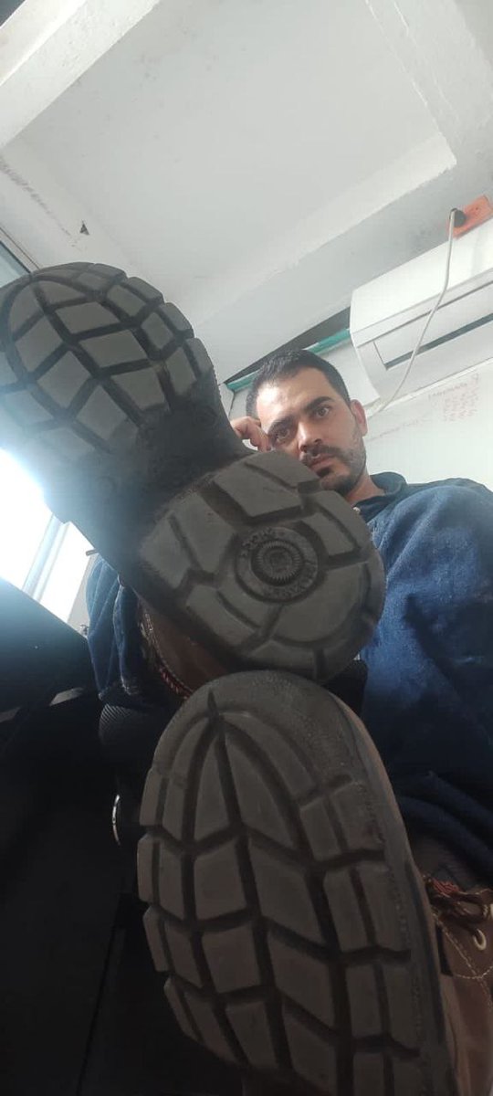 CMFELIPE89's tweet photo. The dust of my treads won't get cleaned by it self, put yout tongue to work and your money on my wallet while you're on it
#CashMaster #FinDom #BootAlpha https://t.co/wsgSnf8ADw