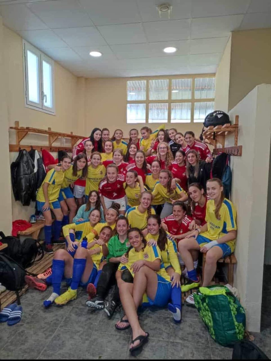 <a href="/Cd_Ateca/">Club Deportivo Ateca</a> VS <a href="/cfcalamocha/">C.F. Calamocha</a> ¡Bravo, esa deportividad chicas!