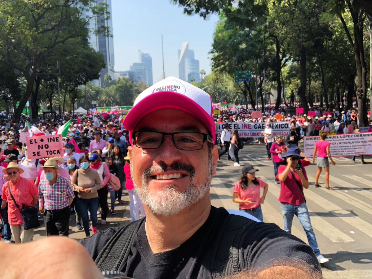 MaxKaiser75's tweet photo. EL DÍA EN EL QUE MÉXICO DESPERTÓ!! 

ESTO YA NO LO PARA NADIE!!!!!! Los ciudadanos estamos listos para dar la batalla por nuestra democracia!! VIVA MÉXICO!! https://t.co/RHOlLy9IZI