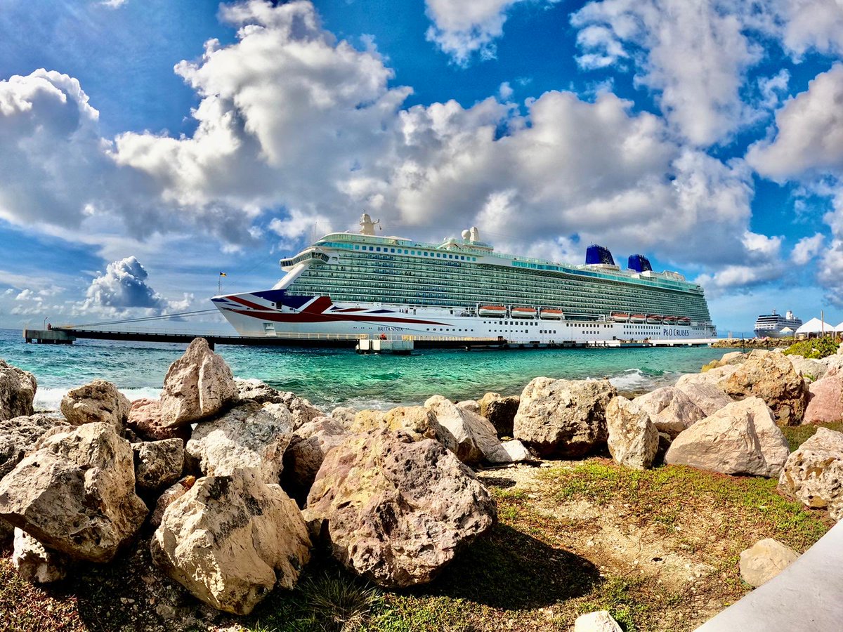 Amazing to be back on #Britannia with <a href="/pandocruises/">P&O Cruises</a> (my favourite ship but don’t tell!) in the Caribbean and can’t wait to see #Astonishing later this week. <a href="/StephenMulhern/">Stephen Mulhern</a> wish you were here!