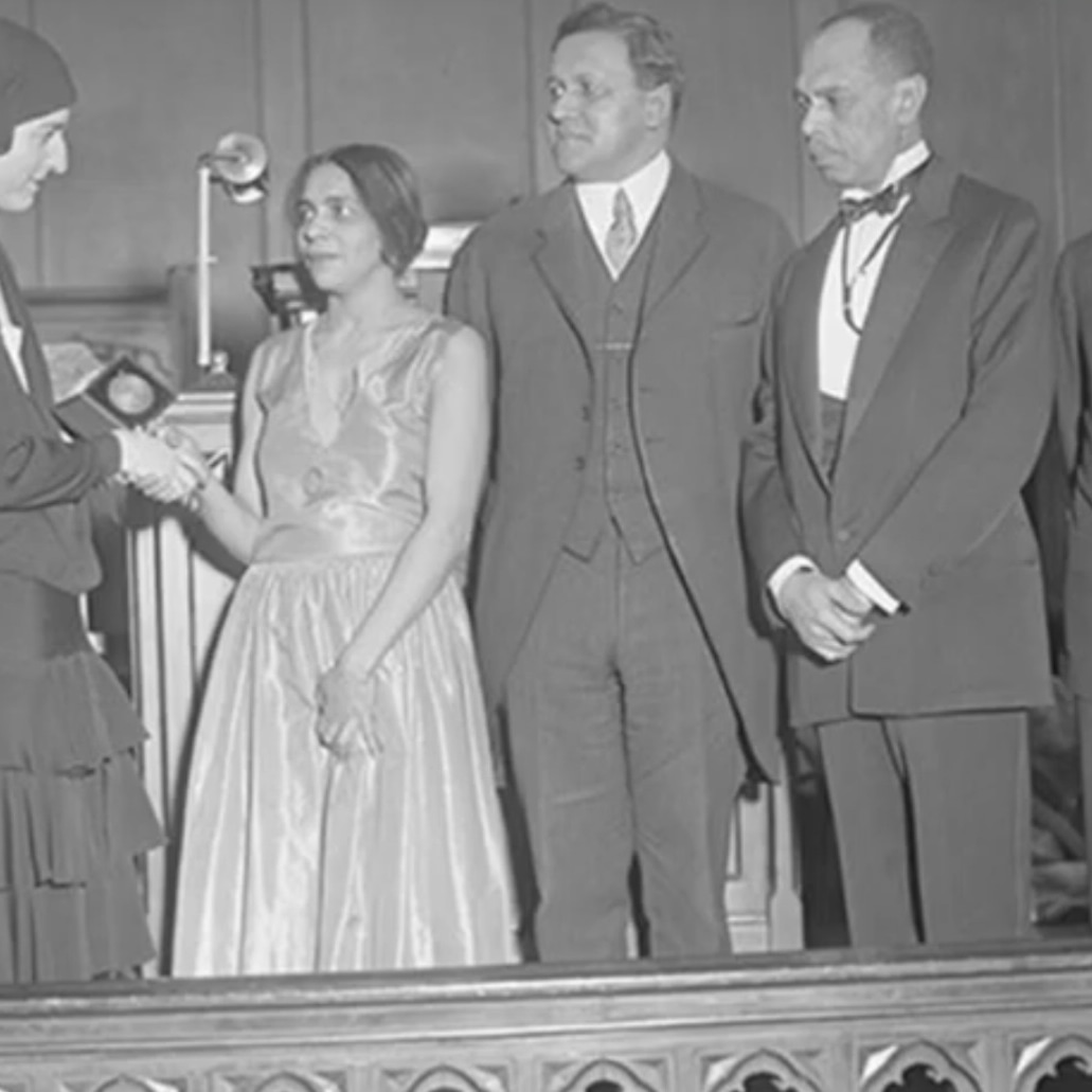 imaeditorial's tweet photo. Em 1930, Nella Larsen foi a primeira mulher afro-americana a ganhar o Guggenheim Fellowship. Nos últimos anos, sua escrita tem sido reconhecida como uma lente crítica da complexidade da identidade e das vidas negras. 
Está chegando mais um romance inédito no Brasil. 🙌🏼🙌🏽🙌🏾🙌🏿 https://t.co/nFUA649Hnw