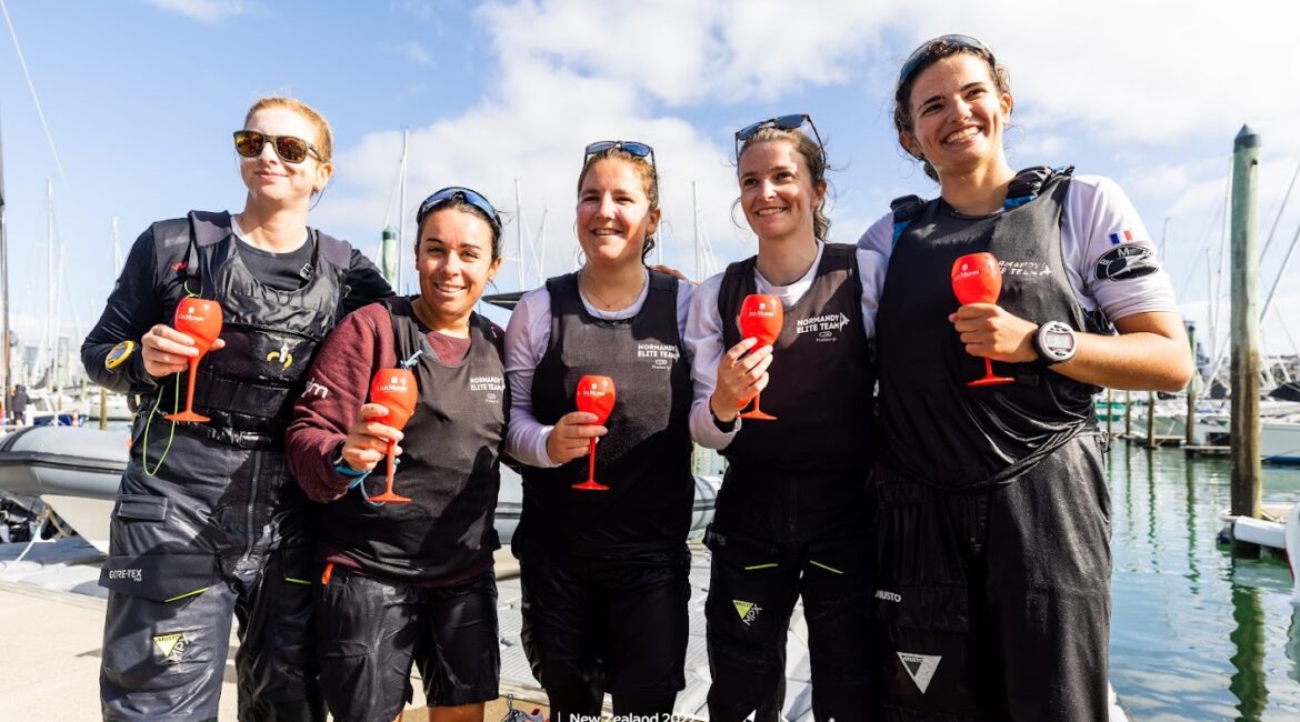 WIMRA's tweet image. PAULINE COURTOUS ‘MATCH IN PINK’ WINS DOUBLE WORLD TITLE

womenswmrt.com/pauline-courto…