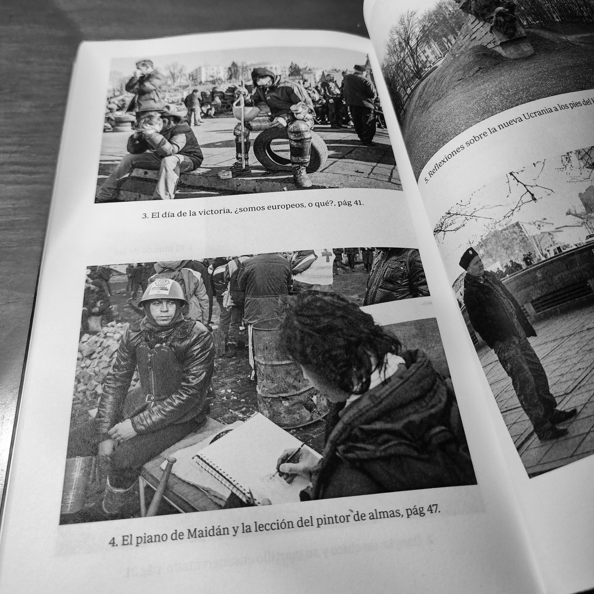 EdicionesLarrad's tweet image. Algunas imágenes del libro de @AmadorGuallar "Los girasoles de hierro"
Imágenes estremecedoras que nos transportan a la mismísima #Ucrania 

#periodismo #literatura #librosrecomendados #novedad #larrad #book