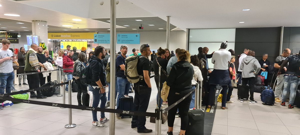 Gaz8374's tweet photo. @tapairportugal Absolute shocking customer service from you! Only 2 staff members at the customer service desk! We've been waiting over one hour so far #Lisboa #neveragain #shooking #badairline #cancelledflight #badcustomerservice https://t.co/xHC3nflmAG