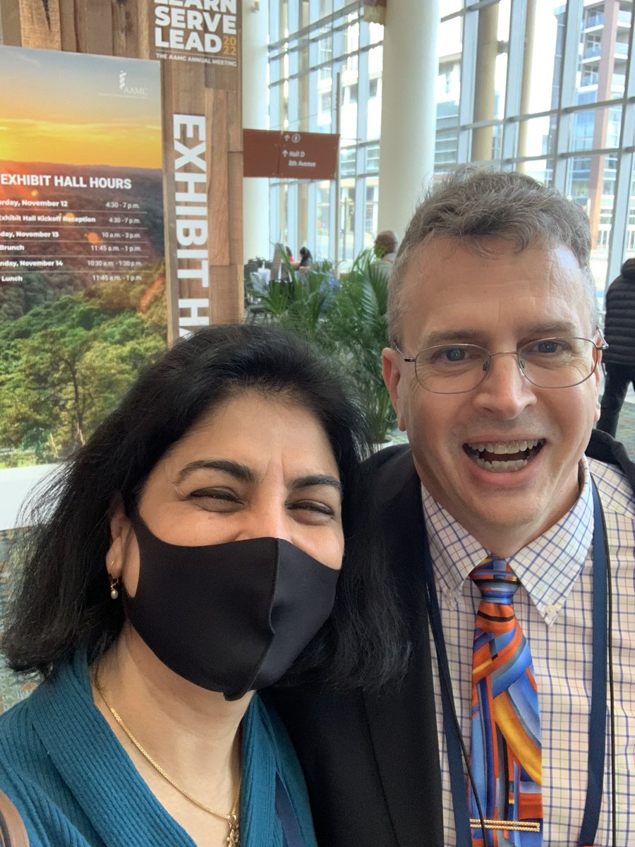 Wonderful to catch up w/ the one and only @GLBDallaghan  Two past presidents #SDRME #AAMC22 #aamc2022