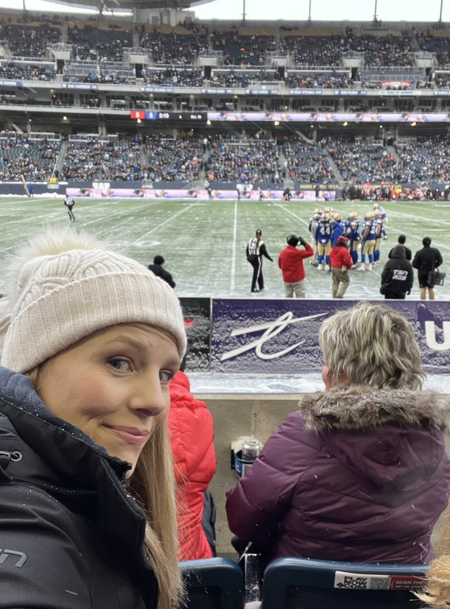 saraorlesky's tweet photo. Taking in my first #CFL game as a fan in almost 20 years! Should be a great game! Love both teams but cheering for  @Wpg_BlueBombers today! https://t.co/1jTGsD0RnL