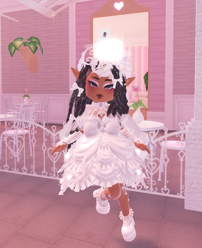 CallMehOliver_'s tweet photo. white lace elf <3

#royalehigh #royalehighoutfit #royalehighoc #RH https://t.co/l8E6yAjBSJ