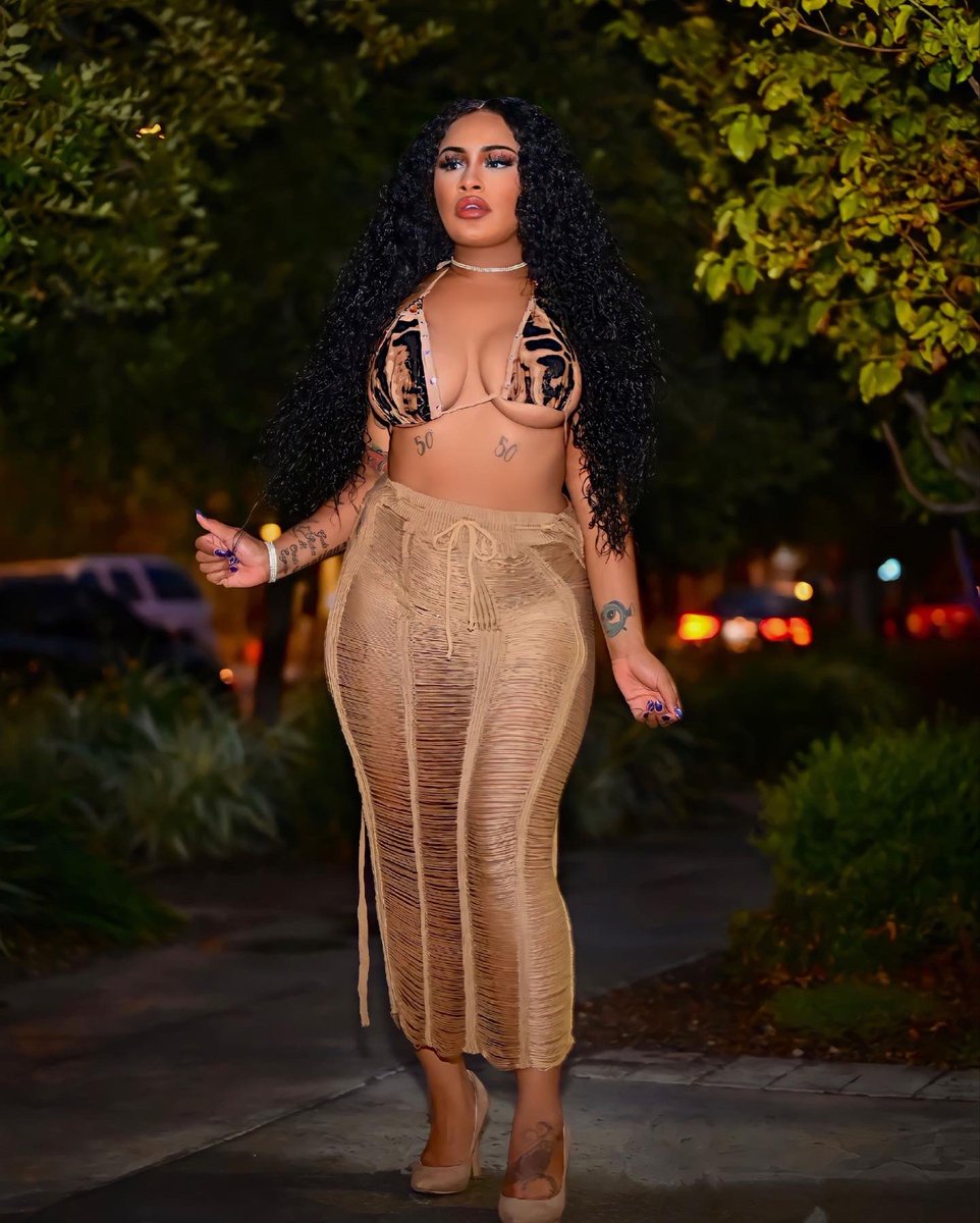 Vonnbamb's tweet photo. Issa a #vonnbamb thread β¦π΄
πΈ : @craigvisionz
#fypage #foryou
#melaninpoppin #blackgirlmagic #promomodels #lilbooty #natural #exotic #cardi #mixedgirl #onlyfans https://t.co/QUqIxmTaA3