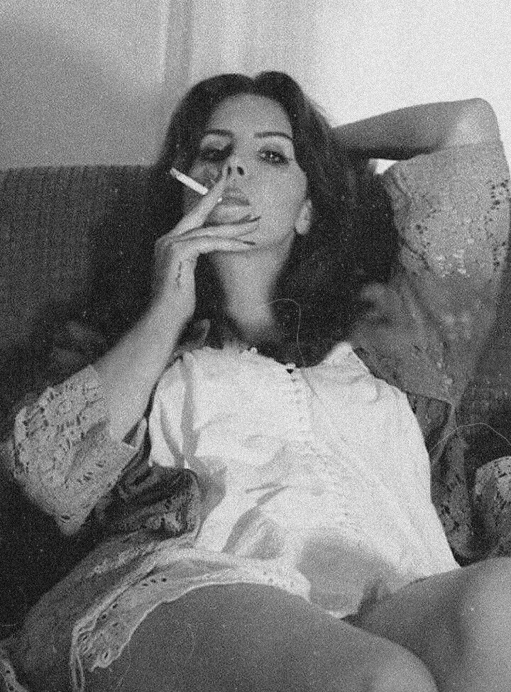aliciaalavigne's tweet photo. Lana Del Rey https://t.co/EeaXcr5xU0