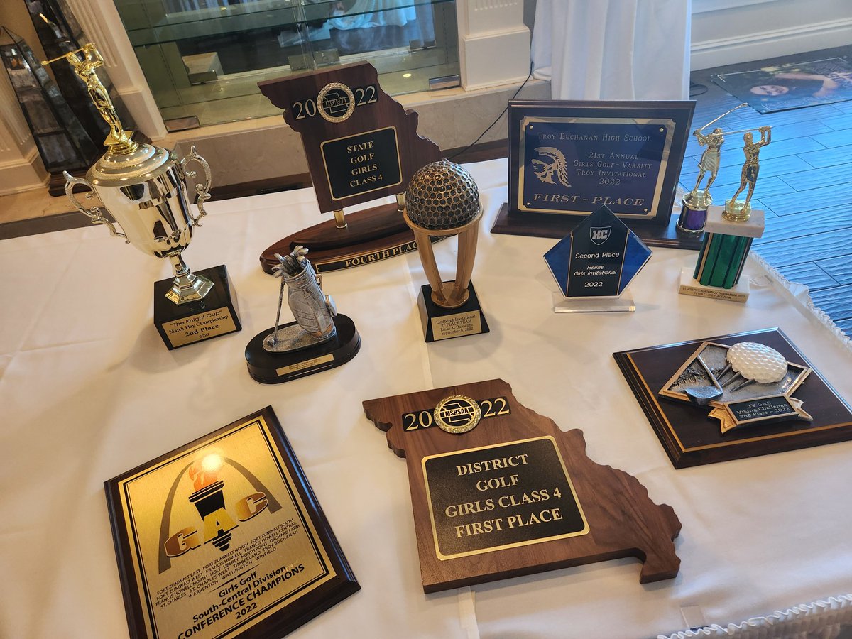 FHHLadyViksGolf's tweet photo. This table at our Season End Banquet says it all. Lots of Vikings kept sneaking a peek at these trophies. They're ready to go get more. #unmatcHed #seeyounextyear #practicemakesbetter https://t.co/3dEUAC6spZ