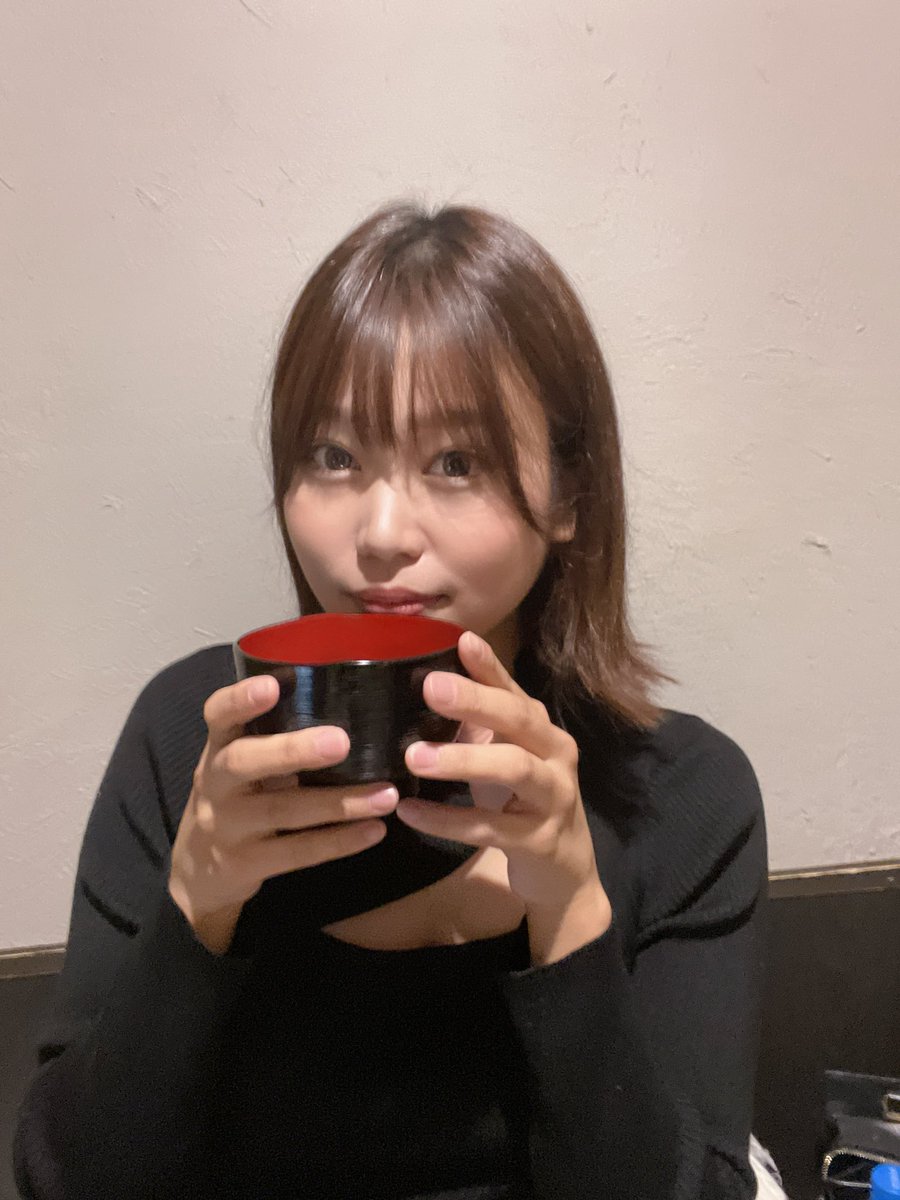 おはよう☀
昨日は二日酔いのためしじみ汁飲んでました。今日はお仕事頑張るぞ💪 https://t.co/nfHDevULMK