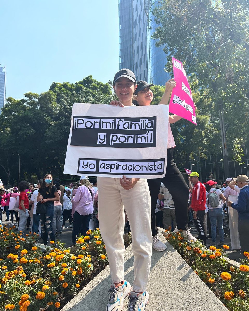 diosaham's tweet photo. Yo marcho para que la democracia no conozca la  marcha atrás #ElINENoSeToca https://t.co/GmJ04TpcOP