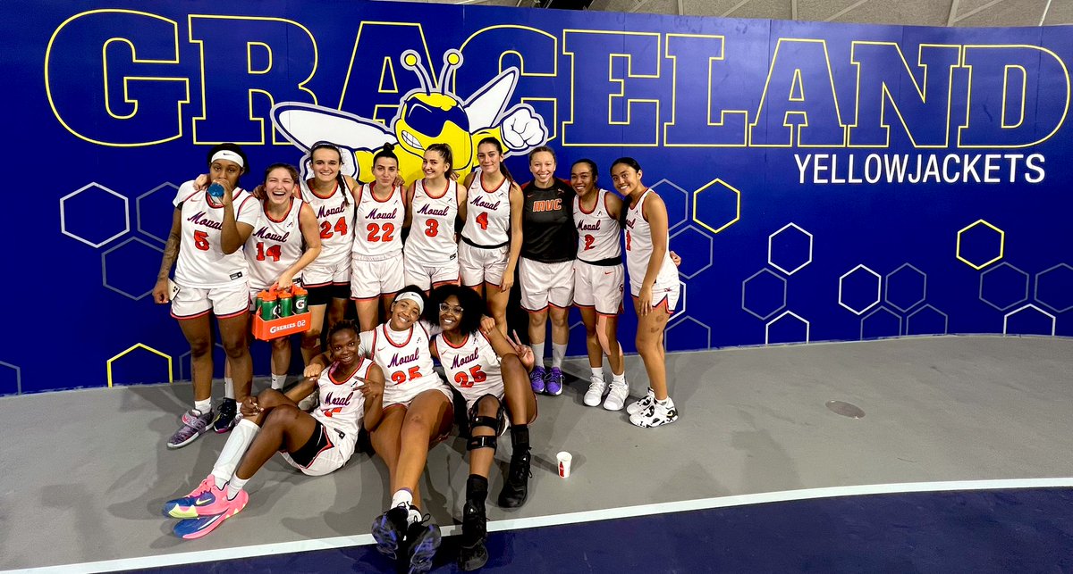 VR defeats Graceland 73-42! 

Freshman Meleah Grayson led the way with 15 points, 9 rebounds, and 4 blocks! Maria Rubio chipped in with 13 points, 7 rebounds, and 3 steals!