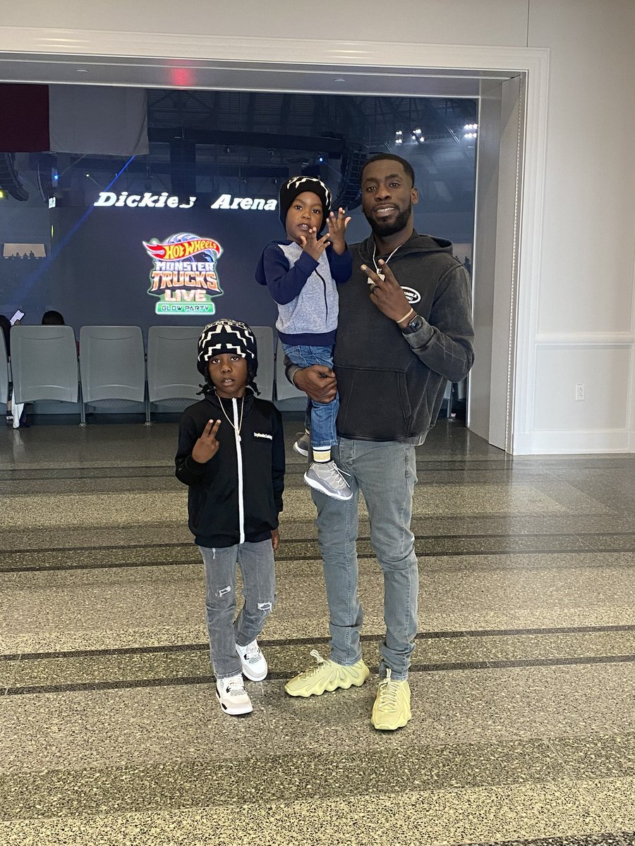 Coach_Amitch's tweet photo. My guys🤘🏿🫶🏿🤐…
#HotWheelsLive https://t.co/zyUJNuBx9J