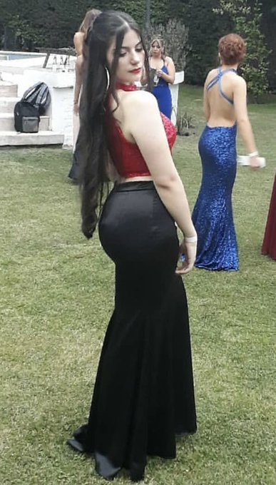 Asi me ve&iacute;a yo hace 4 a&ntilde;os en mi cena de Egresados jaja https://t.co/hmc5HhP1PX