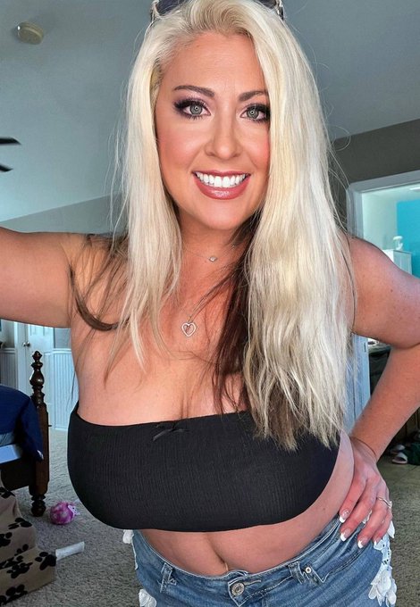 Watch Nita Marie's leaked NSFW photo on TwXstars