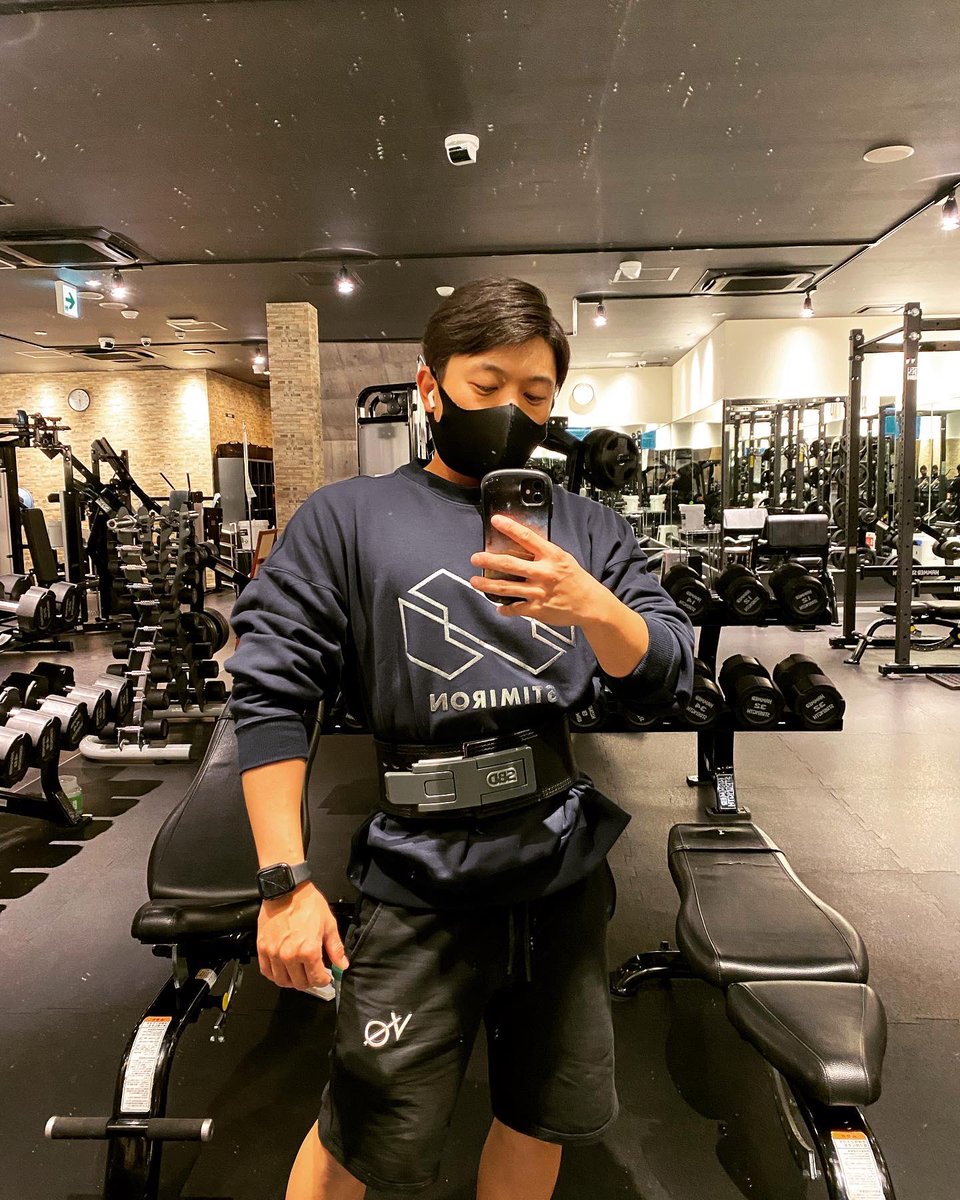 ynwota5416's tweet photo. おはようございます☀
昨日はジャパンプロ観戦してプロの身体見てモチベ爆上がりしました🔥
寝不足だけどだけど朝ジム💪
BW68.8
ベンチプレス100kg×4 92.5kg×4,4,4
#筋トレ #筋トレ垢さんと繋がりたい #ダイエット垢さんと繋がりたい #ベンチプレス #ジャパンプロ #stimiron https://t.co/R4R6STY7br